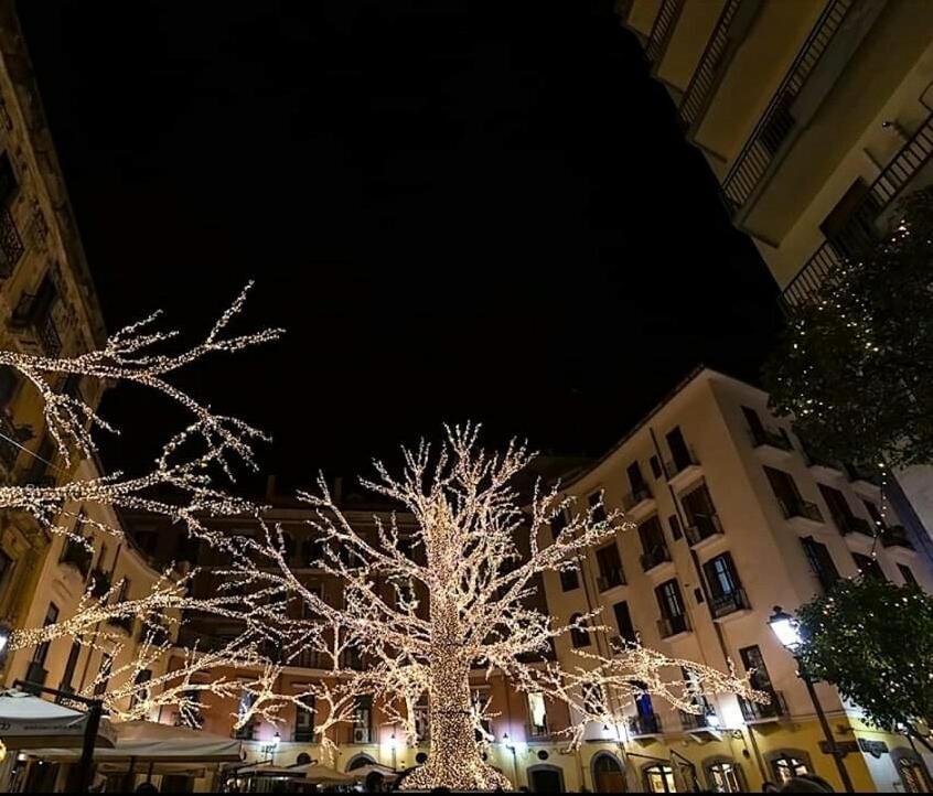 Oasi Al Centro Con Parcheggio Bed & Breakfast Salerno Exterior photo