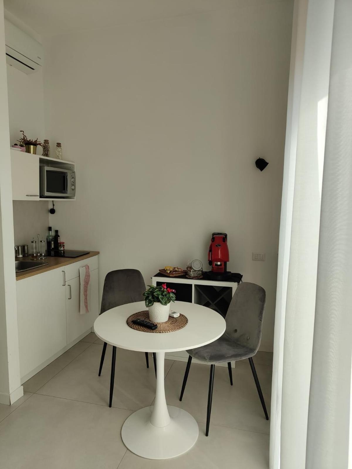 Oasi Al Centro Con Parcheggio Bed & Breakfast Salerno Exterior photo